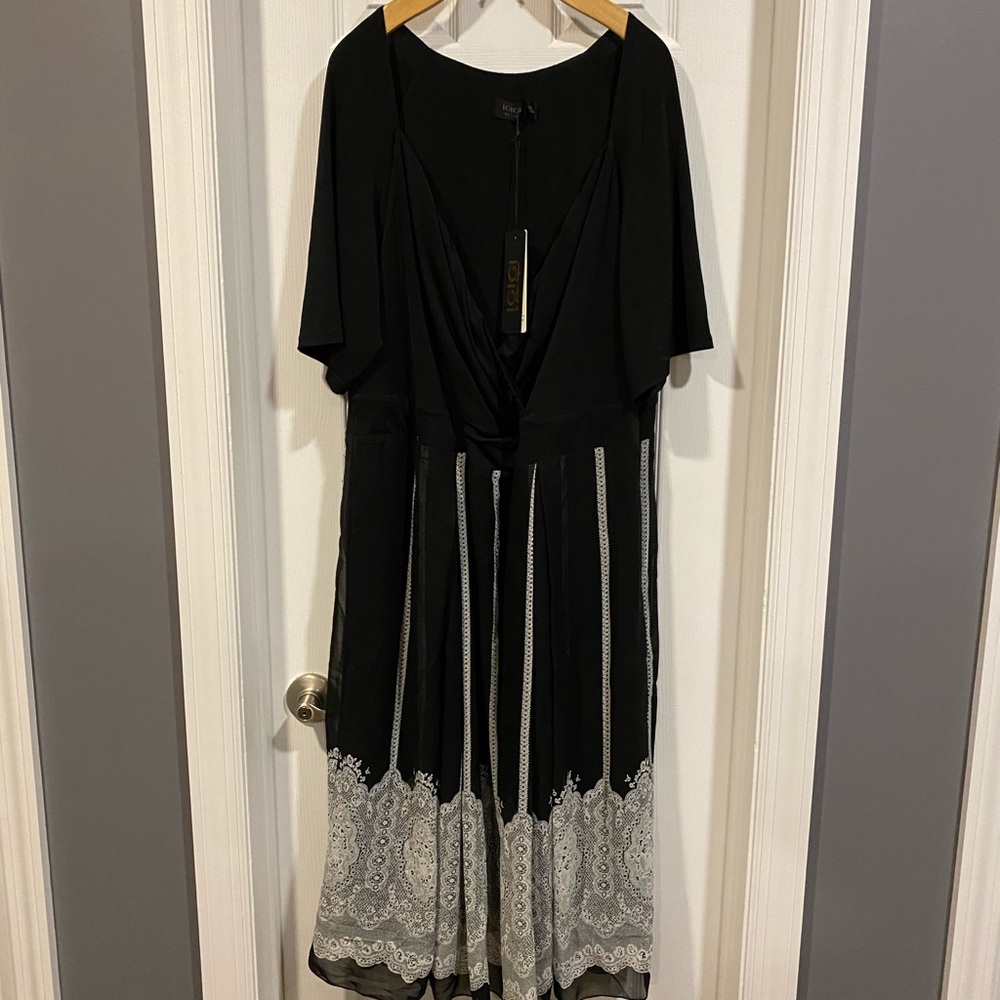 Igigi Black and Cream Dress